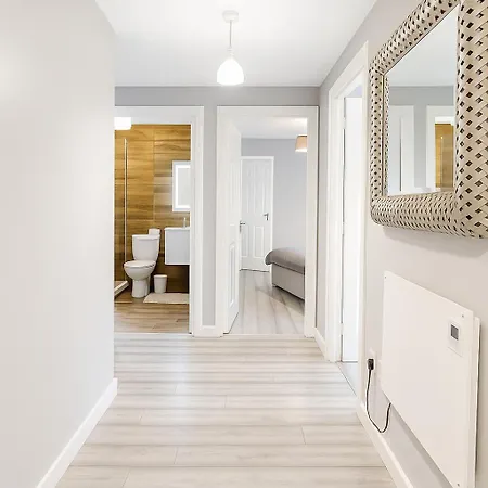 2 Bedroom Centre